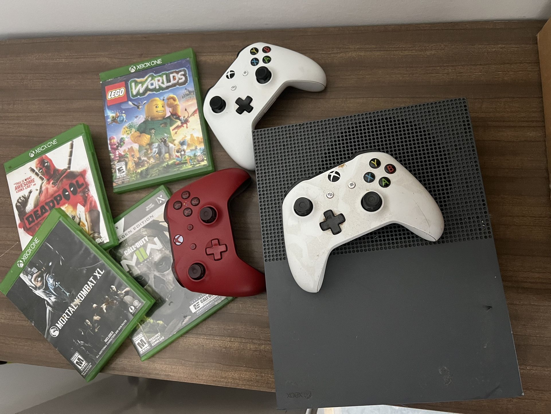 Xbox One With Games And 3 Controllers