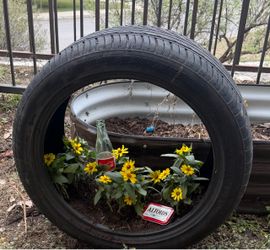 Tire flower planter