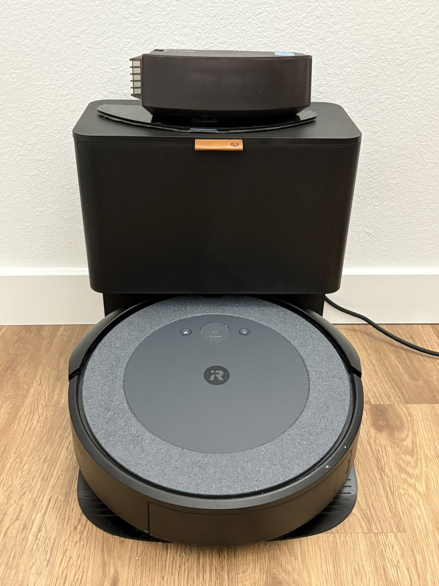 iRobot - Roomba Combo i5+ Self-Emptying Robot Vacuum & Mop