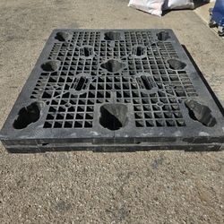 Heavy Duty Nestable Pallets