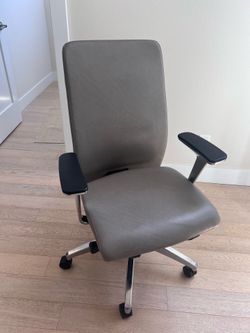 Hon Desk Chair- Like New