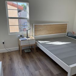 MAXWOOD Duo King-Size Bed and Nightstand