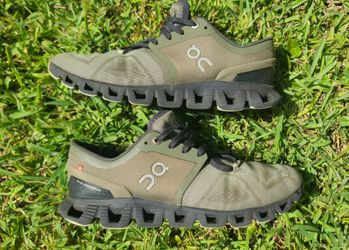 ON men shoes size 7.5