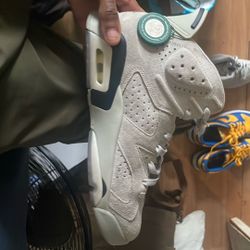 Grey And Blue Jordan’s 6’s Size 9