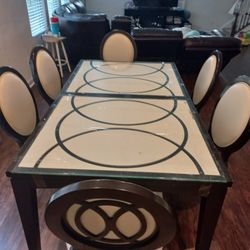 Set Of Dining Table And Chairs. 