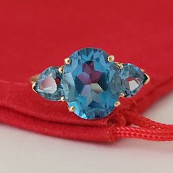 14k Yellow Gold Blue Topaz Ring Size 8 Solid Gold!/ Anillo de Oro con Topacios Azules! 👌🎁Post Tags: Anillo de Oro