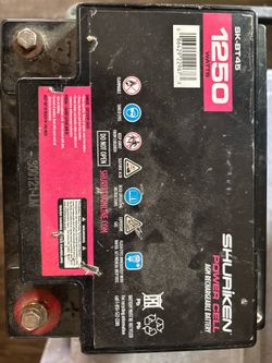 Hifonics 3 amps and a battery