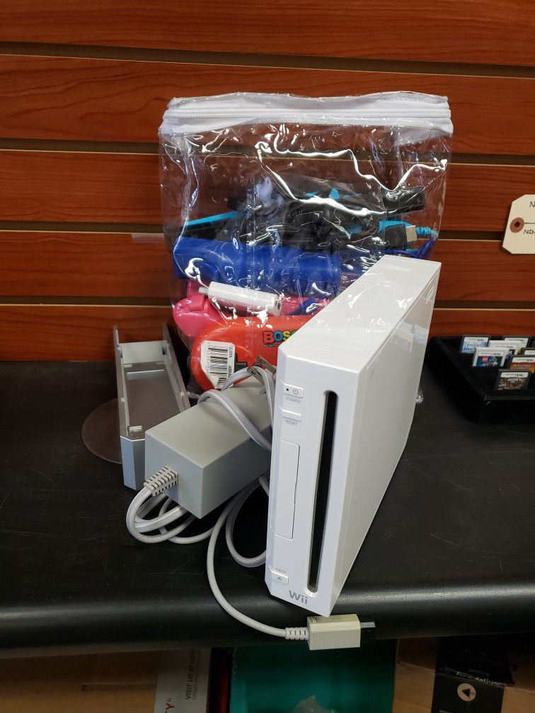 Nintendo Wii Console Bundle 