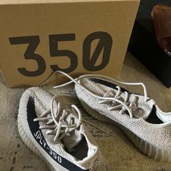 Men Yeezys