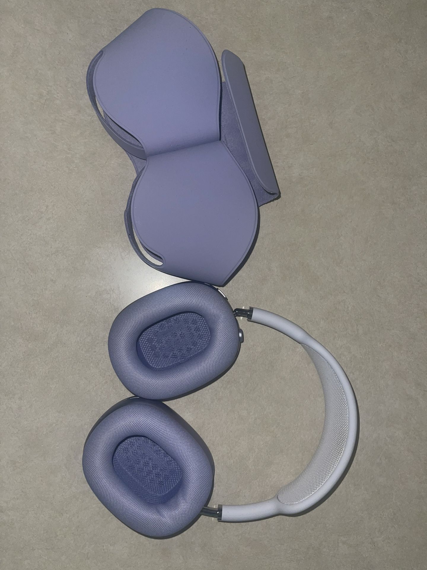 Lavender Apple AirPod MAX USB-C