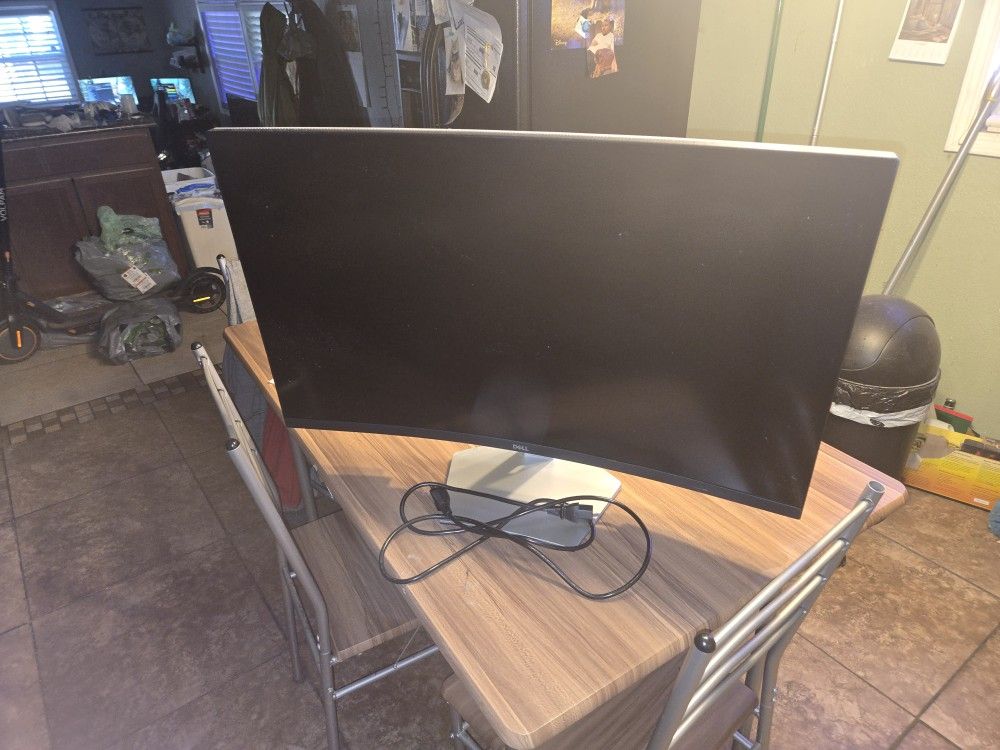 Dell 32" Curved Gaming Monitor 