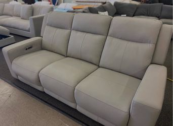 Wren Gray Leather Power Reclining Sofa w/ Power Headrests – Like New + FREE Delivery Available 🚚