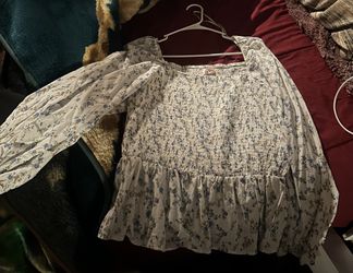 Off The Shoulders Floral Shirt