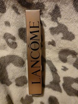 Lancôme Le 8 Hypnôse Serum-Infused Volumizing Mascara in shade 03 Noir Grenat