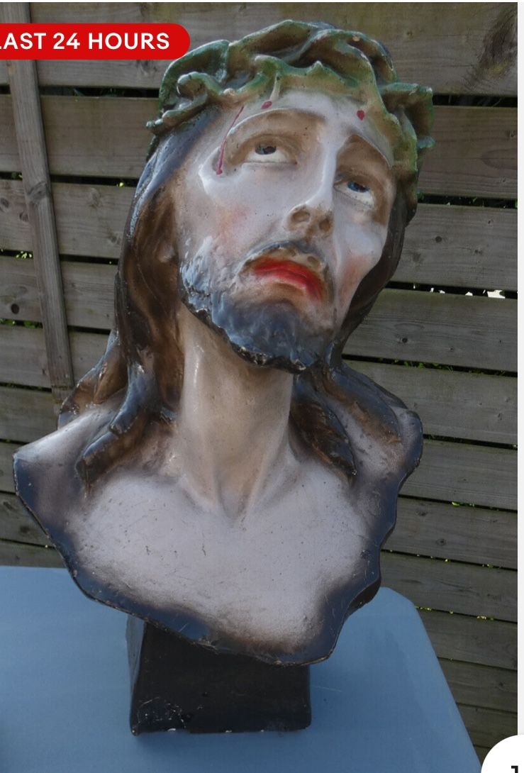Jesus Crown Of Thorn Statue