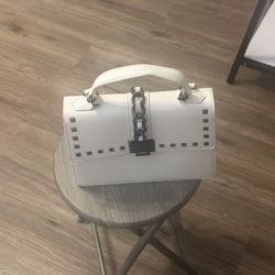 New And Never Used White Badgley Mischka  handbag 