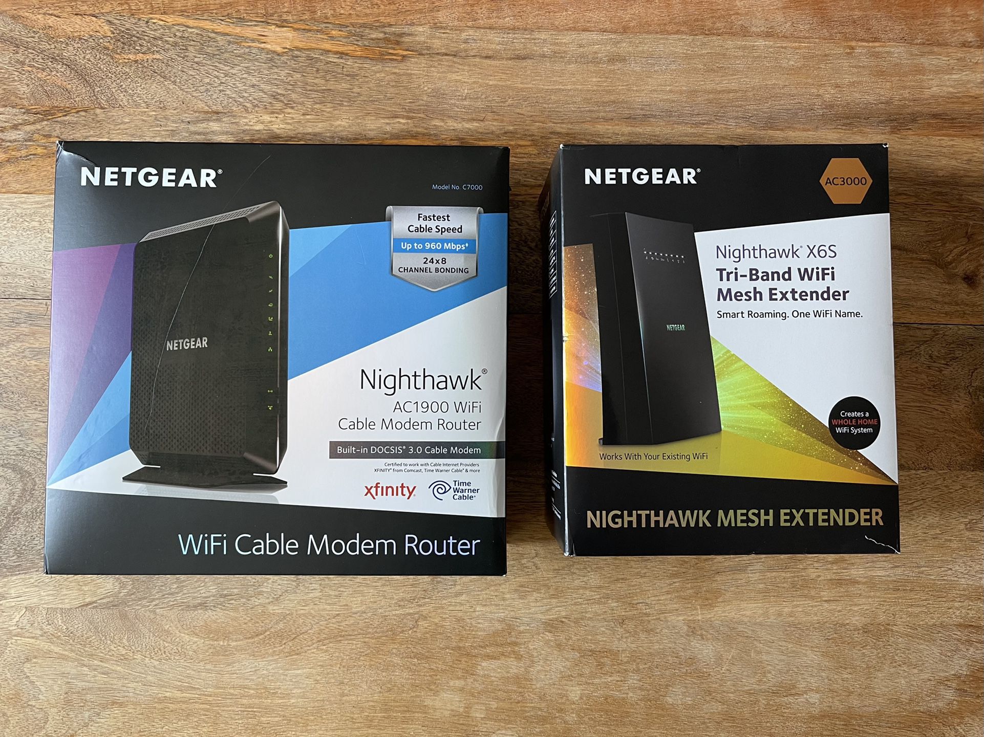 Netgear Nighthawk AC1900 Router + Tri-Band Wifi Mesh Extender