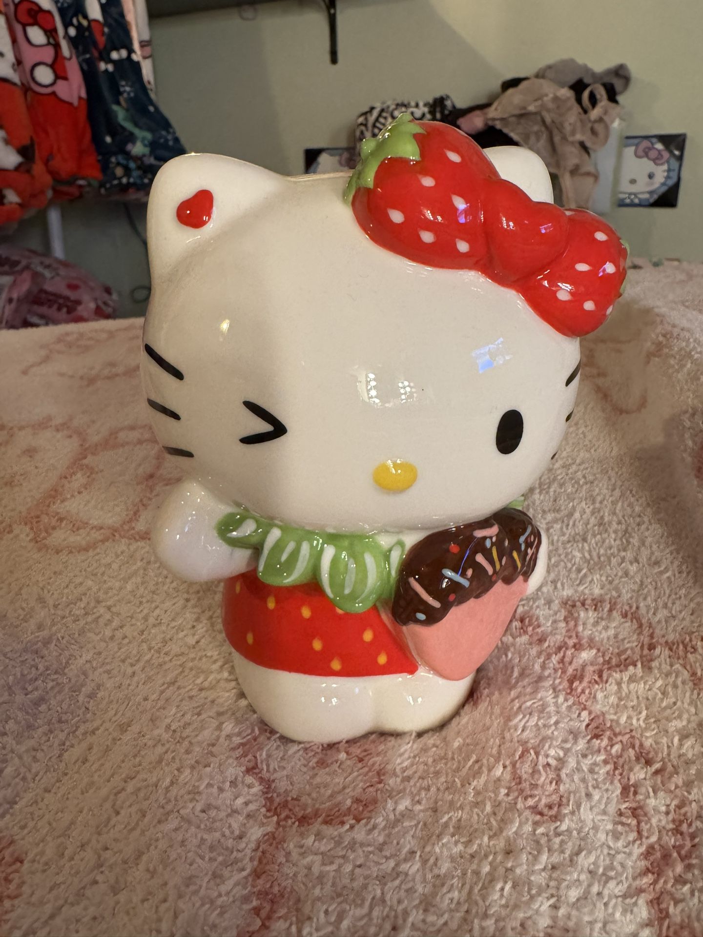 Hello Kitty Strawberry Ceramic