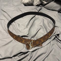 Lv belt brown/black reversible silver lv symbol