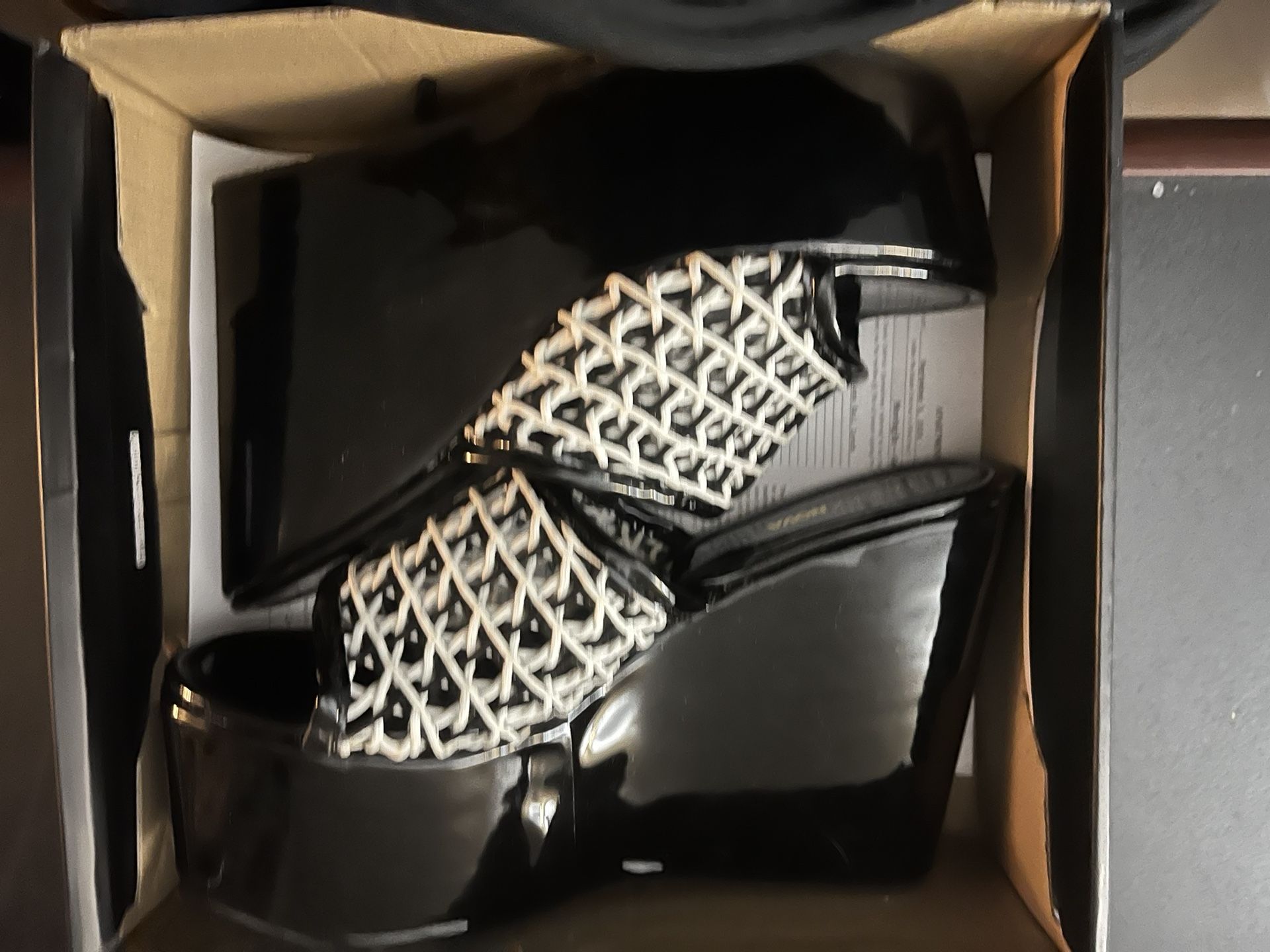 Black & white wedges