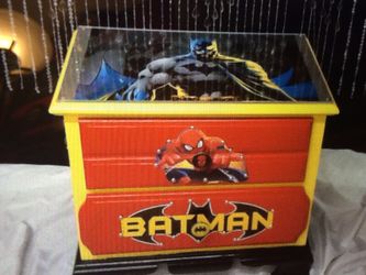 Batman/spiderman table, superman, marvel, super heroes, captain America