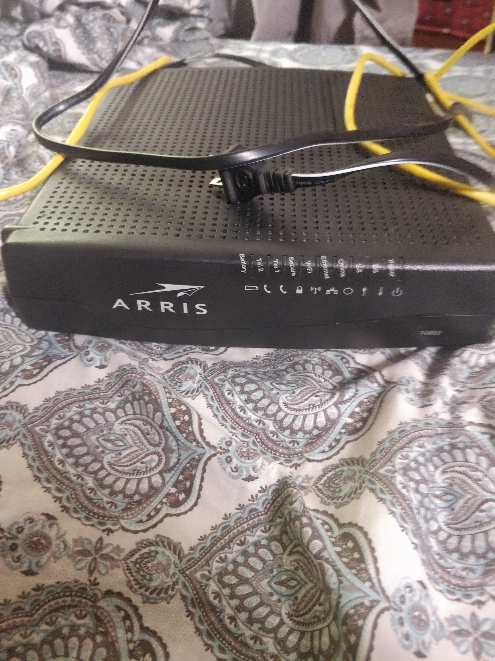 Arris TG852 modem & router