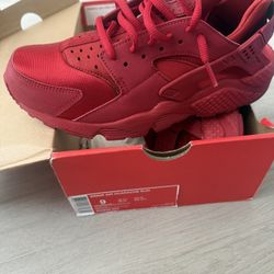 Nike Huarache Size 9W/7.5M