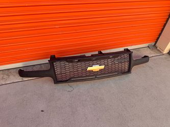 Chevy Silverado Tahoe Suburban Grille