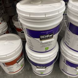 5 Galones De Pintura Para El Cealing Cerrada