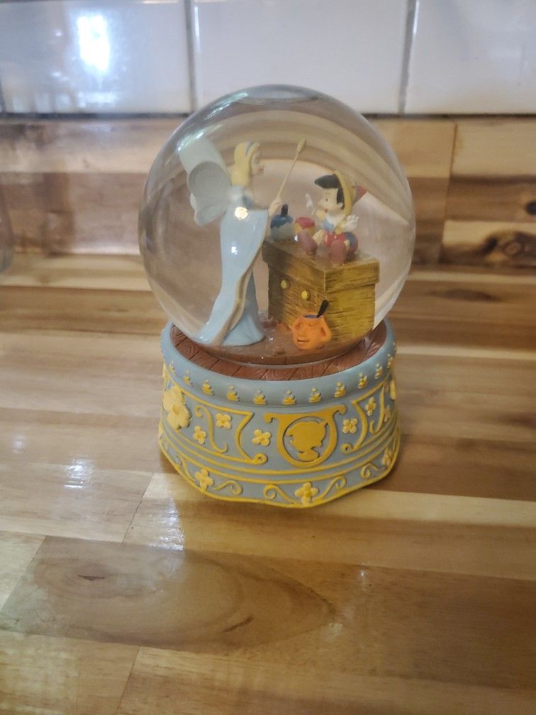 Pinocchio Snow Globe