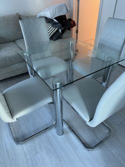 Kitchen Glass Table With 4 Chairs $600
