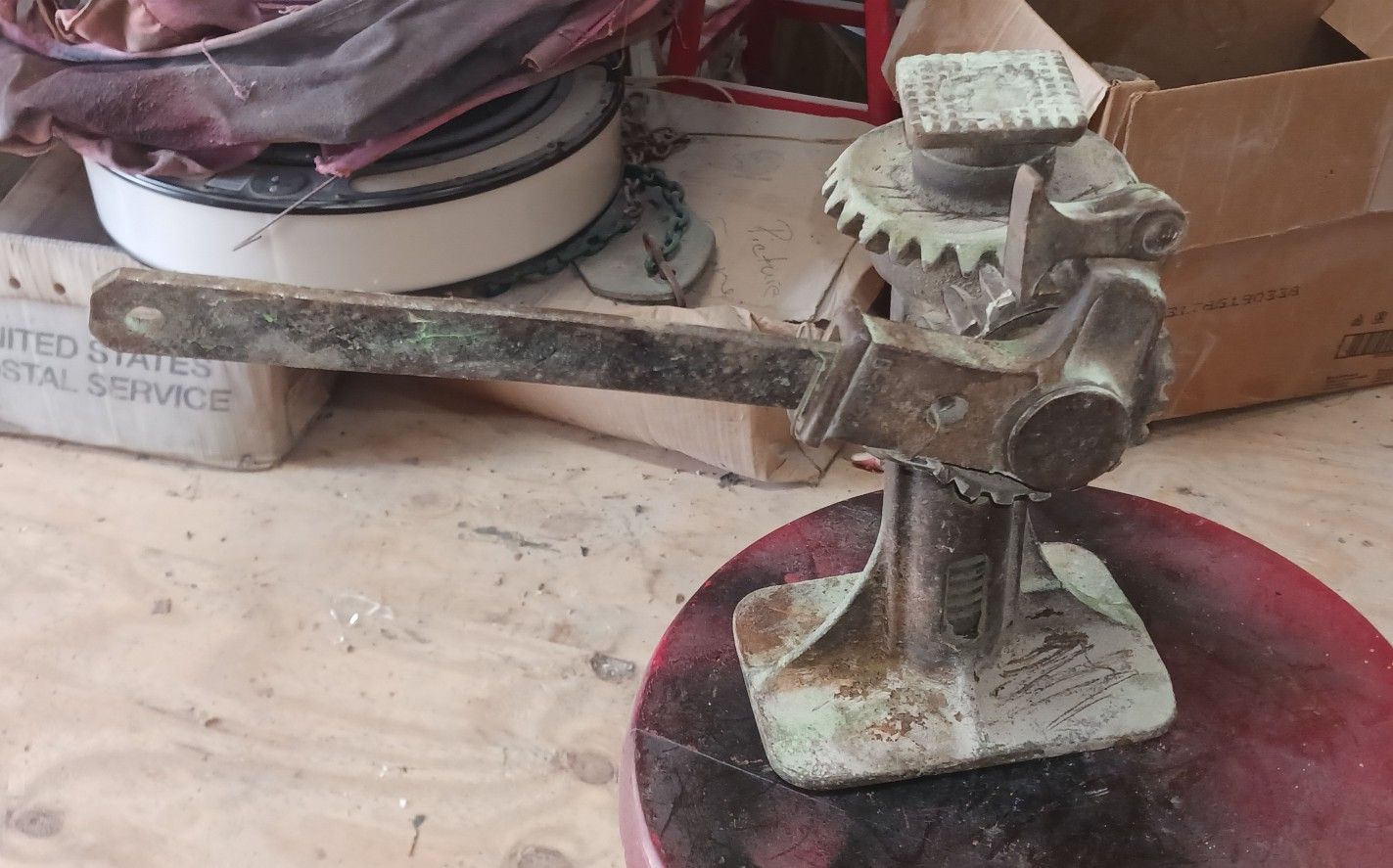 Antique Screw Jack For BMW Or ISETTA