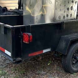 Small Trailer That Tilts 