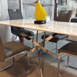 Dinning set For Sale 