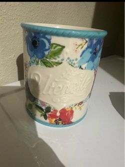 Utensil holder