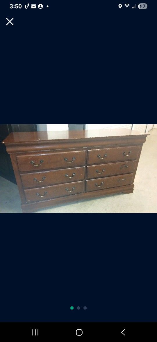 Dresser