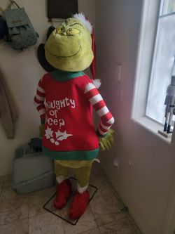 Grinch Christmas Animatronic 5.5 Ft