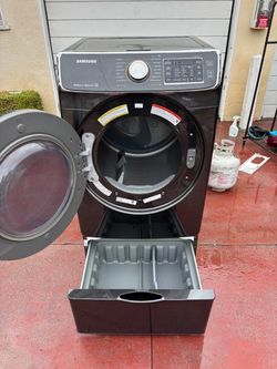 Samsung Front Load Dryer with Pedestal