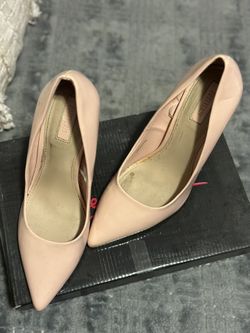 Nude Pumps