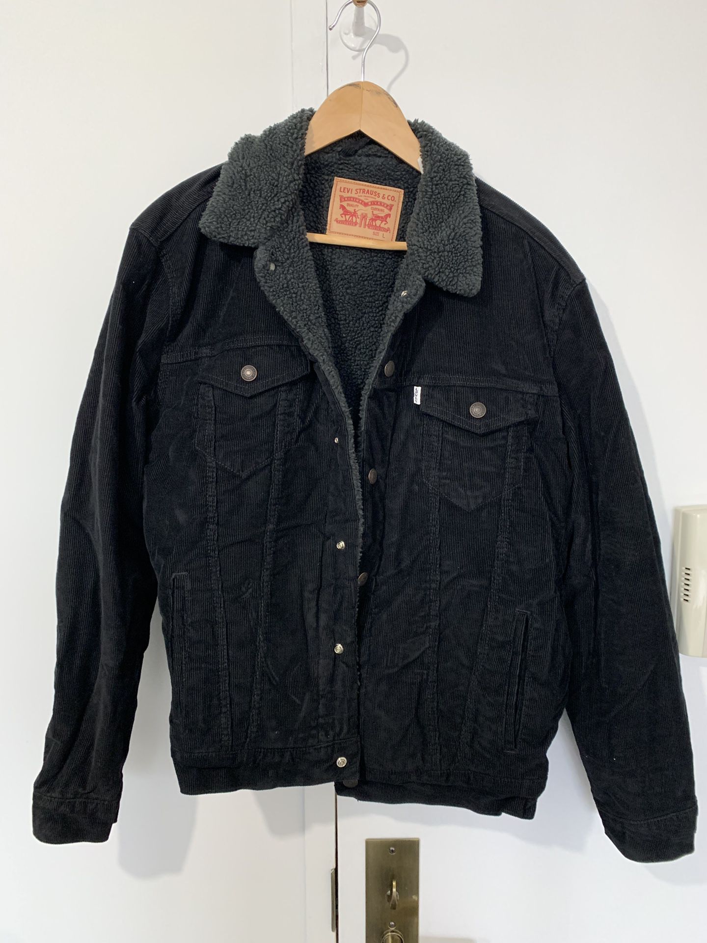 Levi’s black corduroy Sherpa lined jacket Large