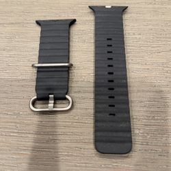 2 Apples Watch Bracelets (1 From Store, 1 From Amazon)
