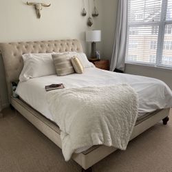 Tufted Queen Bed