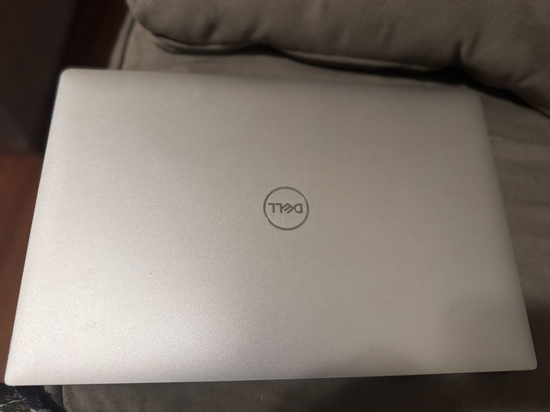 Dell XPS 15 9570 Laptop 15 inch, 4k UHD i7 processor