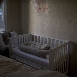 Mini crib