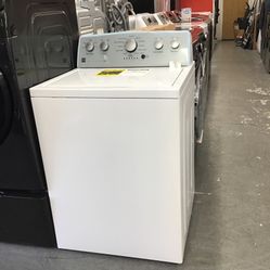 New Scratch And Dent Kenmore Washer. 1 year Warranty 