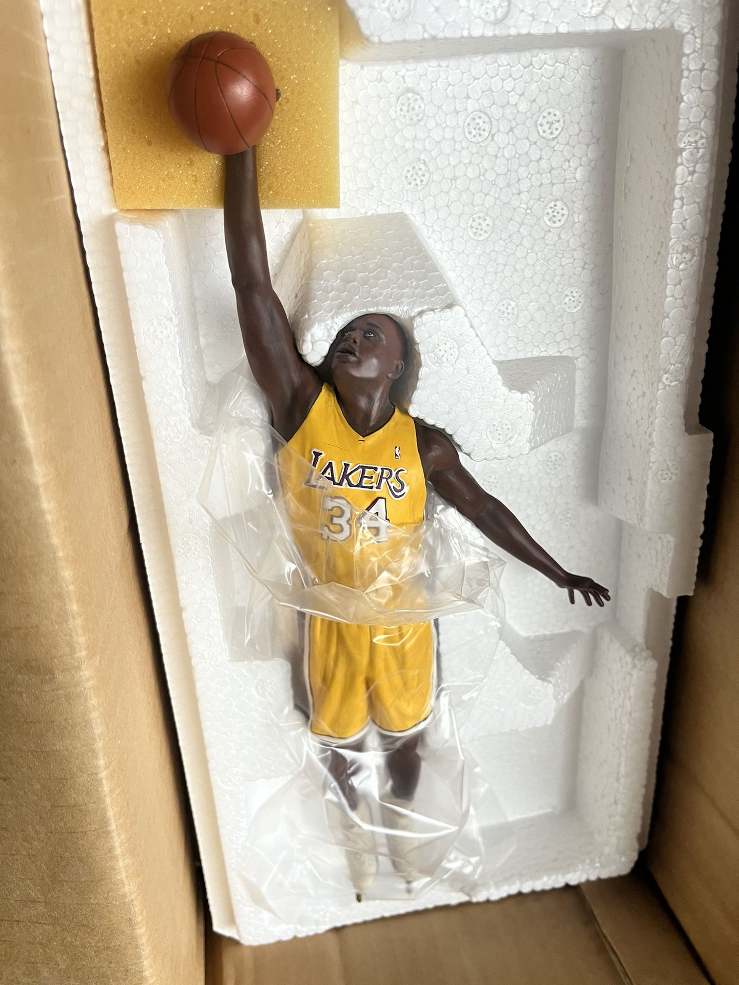 Shaquille O’neal Statue With Authentication