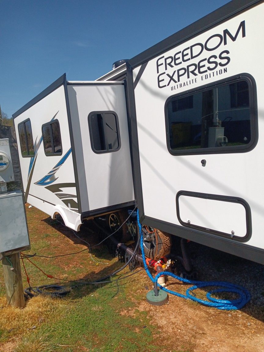 2021 Coachman Freedom Express 259 kds