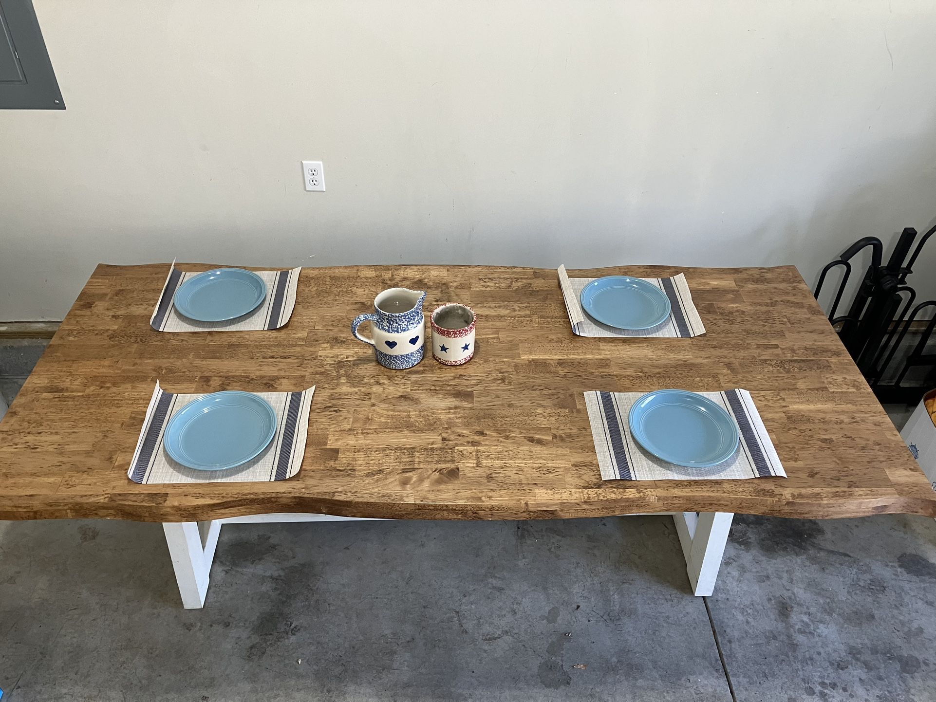 Solid maple Farmhouse Dining Room Table