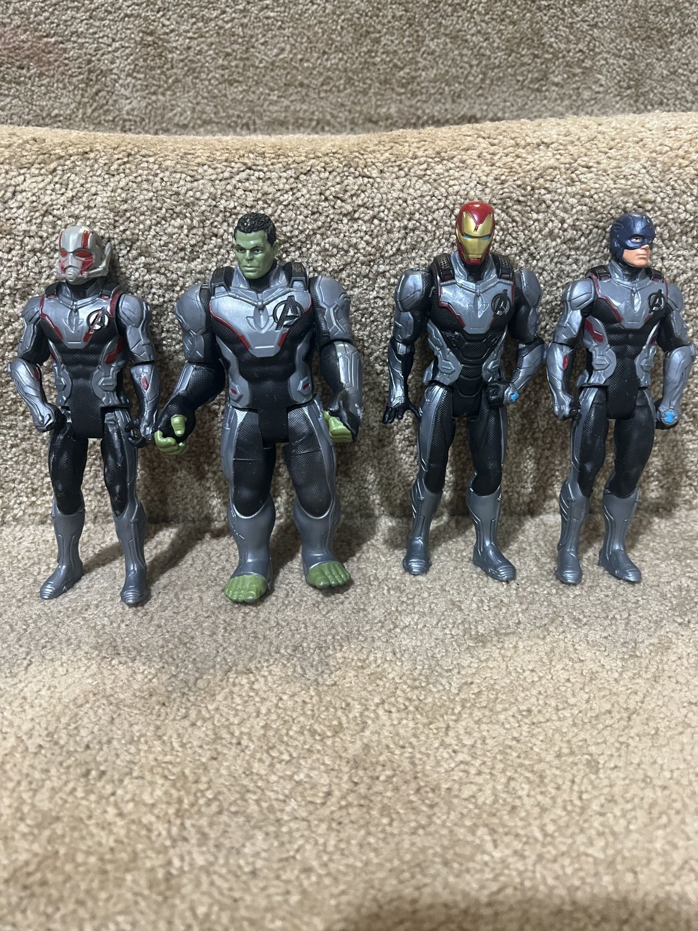 Marvel lot of 4 figures Hulk Captain America Antman Ironman Quantum suits