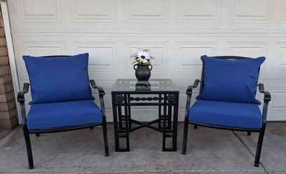 Patio Set With NEW Cushions